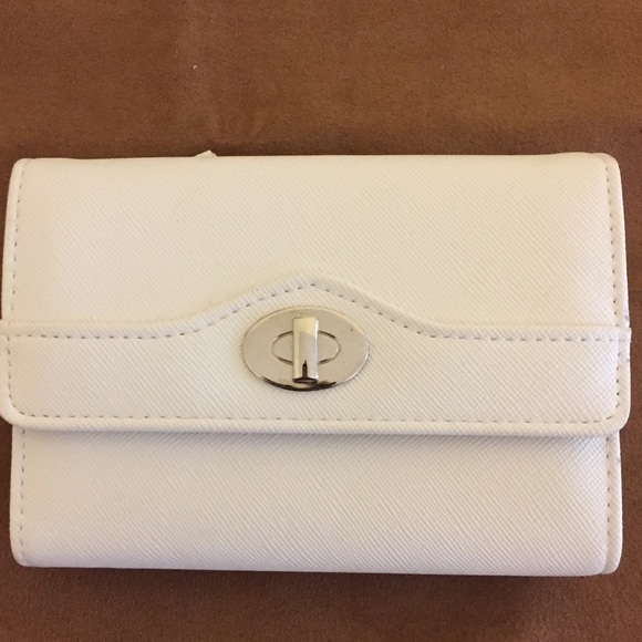 Handbags - NWOT-WHITE WITH SILVER SNAP WALLET